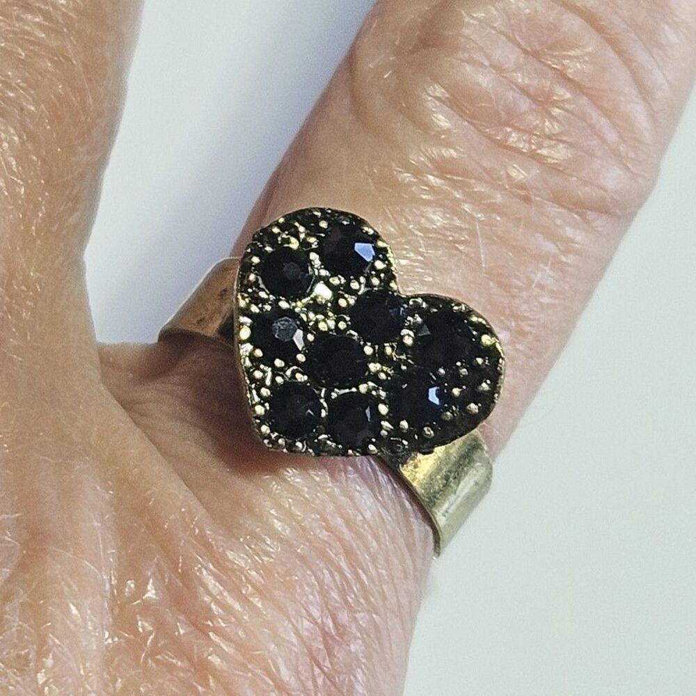 Antique Gold Tone Finish Black Rhinestone Heart Ring Adj